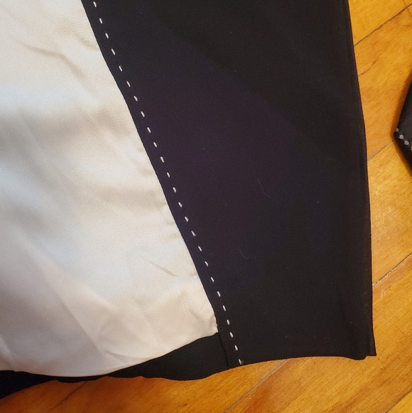 Alice + Olivia Employed Open Front black blazer. Size 8. Classic and classy. - Picture 7 of 11